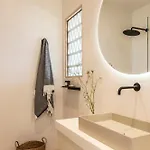 Avertosia Luxury