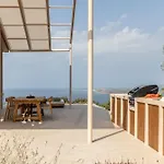 Avertosia Luxury Villa *