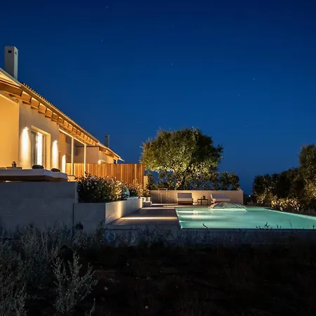 Avertosia Luxury ארגוסטולי