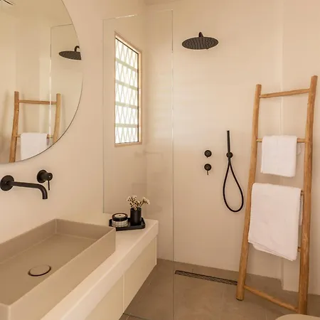 Avertosia Luxury * ארגוסטולי