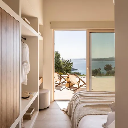 Avertosia Luxury Argostolion
