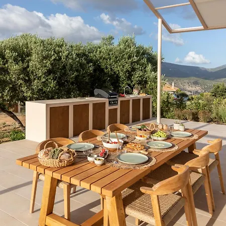 וילה Avertosia Luxury *