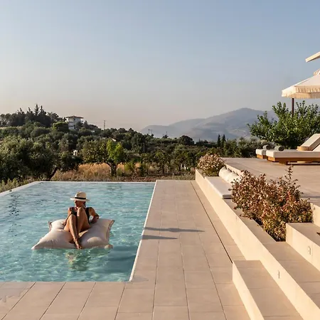 Avertosia Luxury Villa *