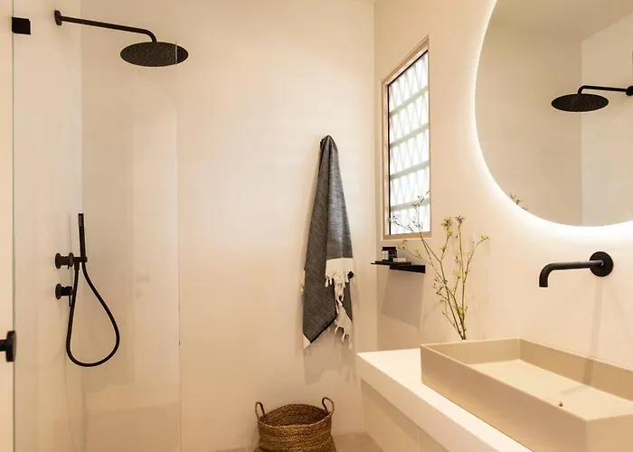 Avertosia Luxury Villa *