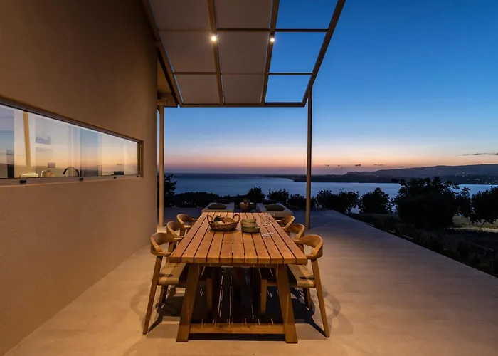 Avertosia Luxury Villa *